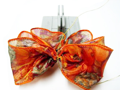 Kids Craft: SWEET! Lollipop Thanksgiving Turkey Wreath Bow maker tool
