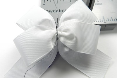 Hair Bow Making Tutorial with White Lace Flower Center