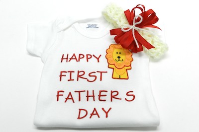 Happy First Father's Day Onesie via Bowdabra Blog @bowdabra (1)
