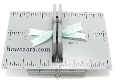 {Back-to-School Craft} Design Your Own Homework Folder 7 how to make a bow