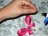 how to decorate christmas gifts with ribbon