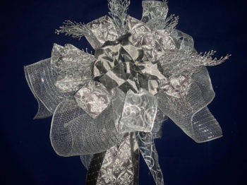 elegant pew bow