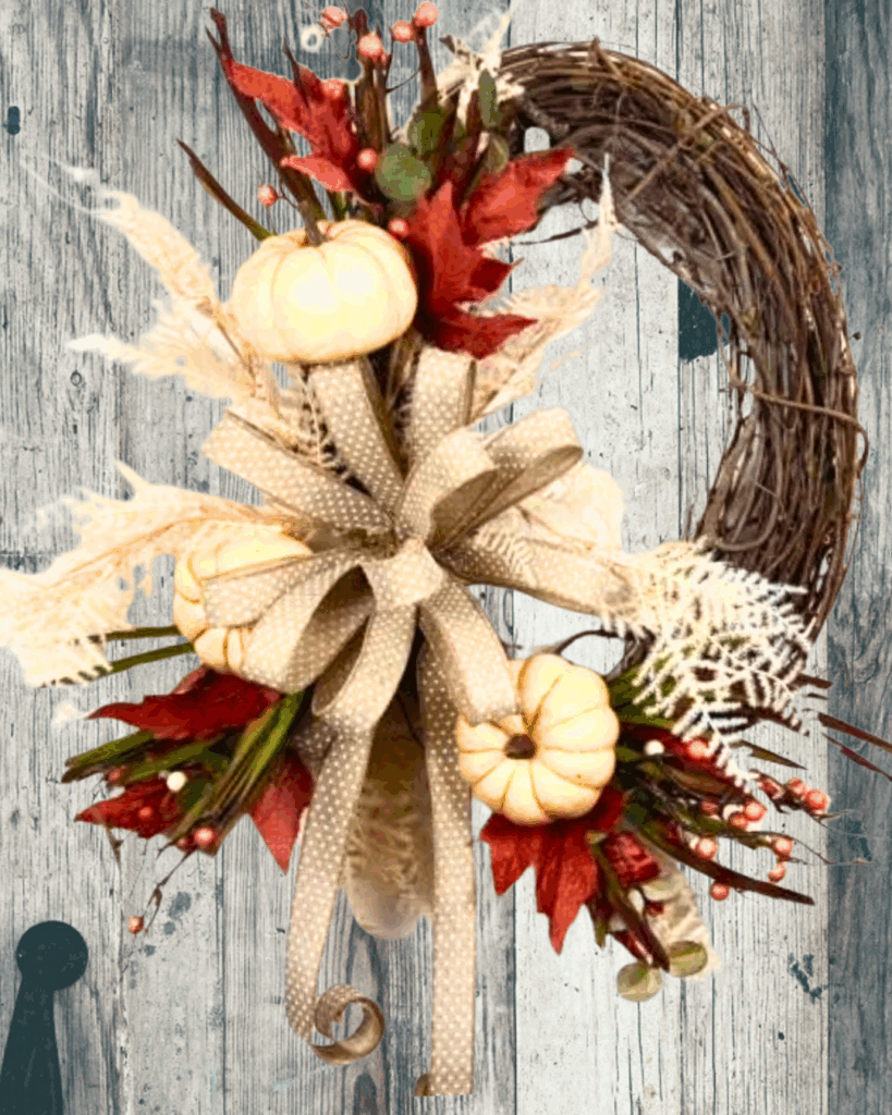 Video DIY – How to make a customizable fall wreath