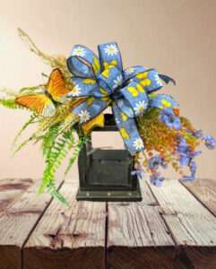 Video DIY – How to make a beautiful butterfly lantern swag